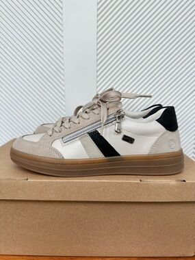 Remonte women’s Demi 04 low top sneaker NWT